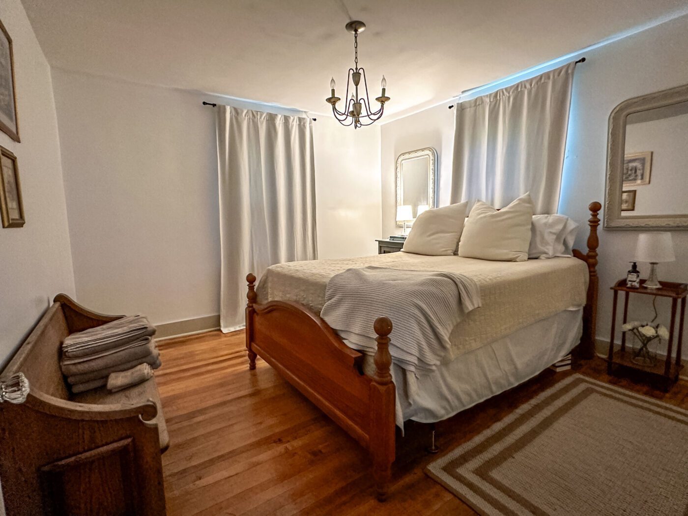 Bedroom at the White House short-term rental in Liberty, Kentucky