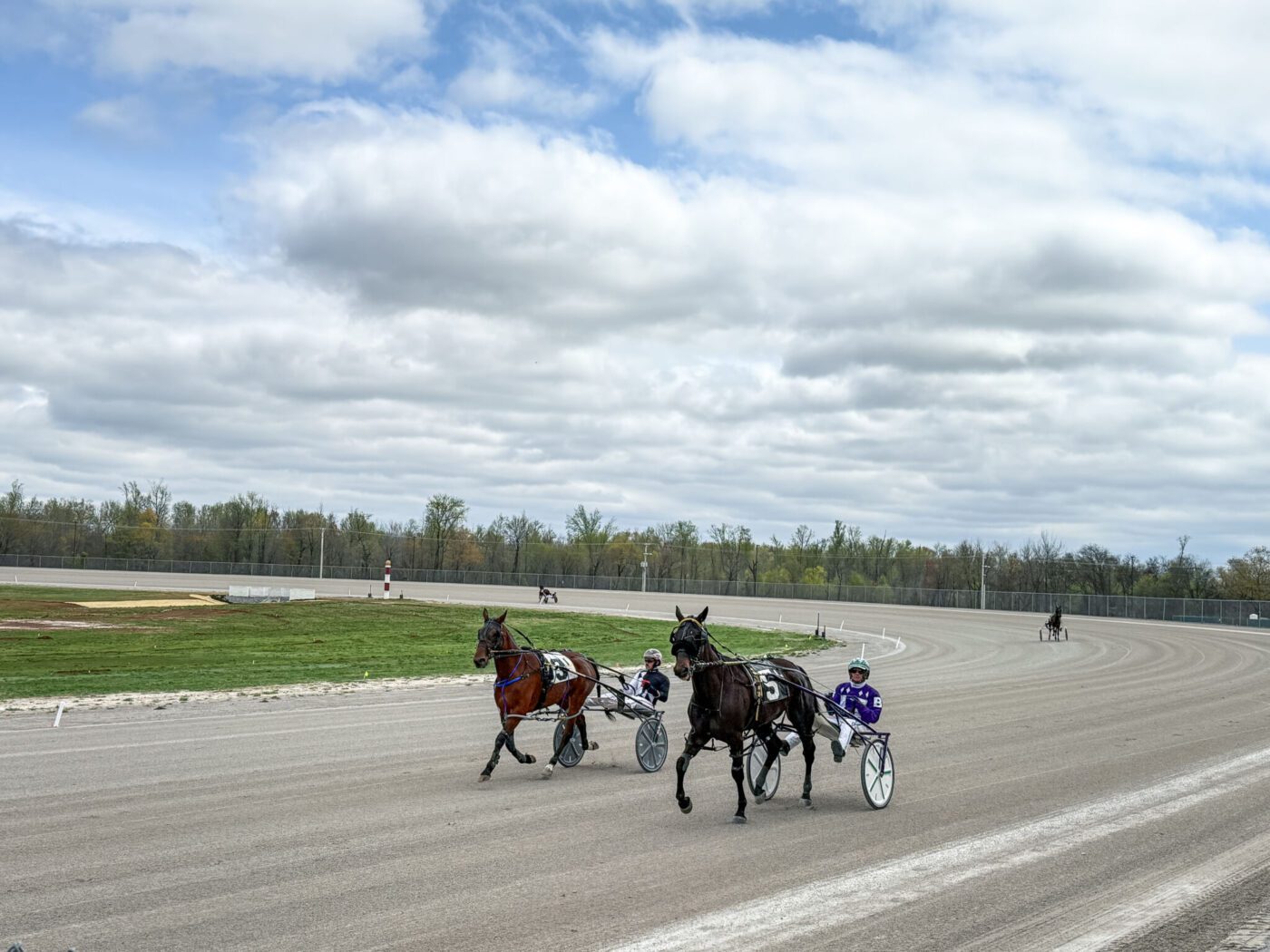 Live harness racing, Oak Grove, Kentucky