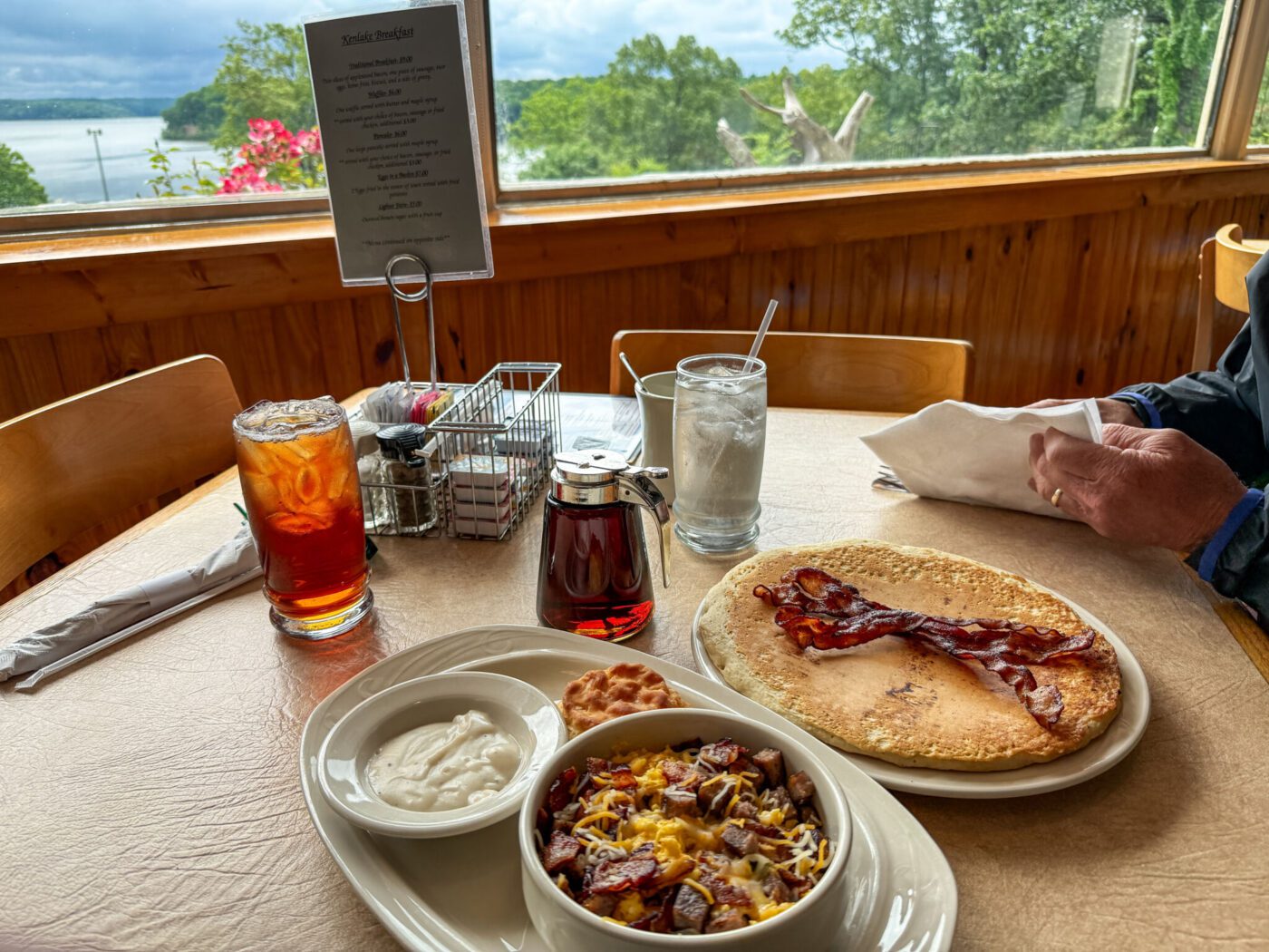 Dining at Kenlake State Resort Park, Kentucky
